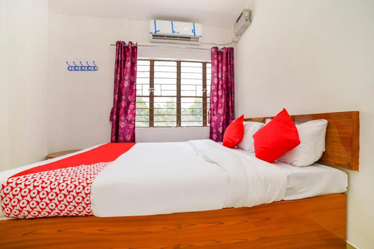 Oyo 40893 Hotel Lotus Guwahati Exterior foto